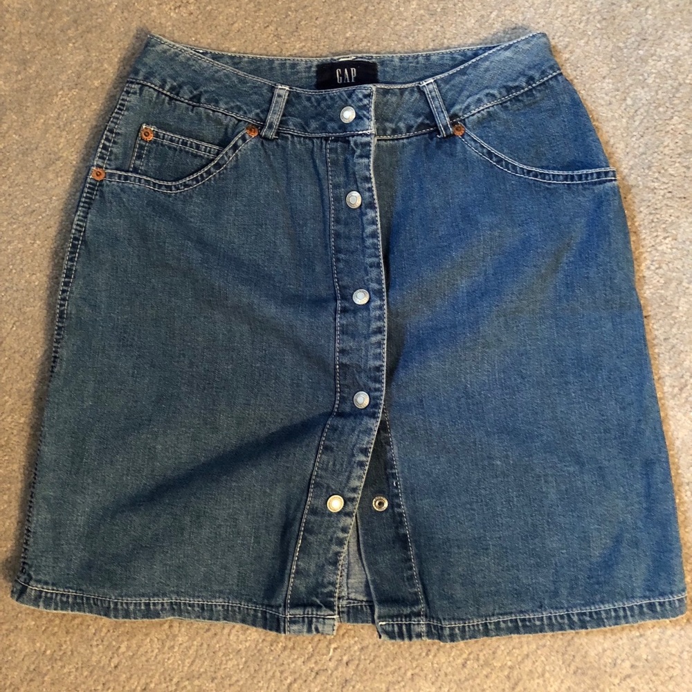 Gap jean skirt size 1 full snap front